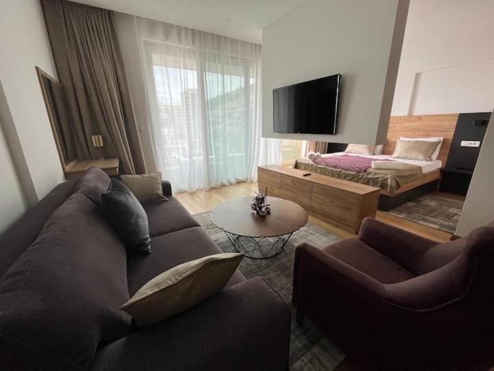 Apartments Lux Будва Екстериор снимка